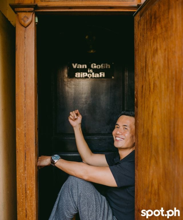 Van Gogh is Bipolar's Jetro Rafael in his door-closet